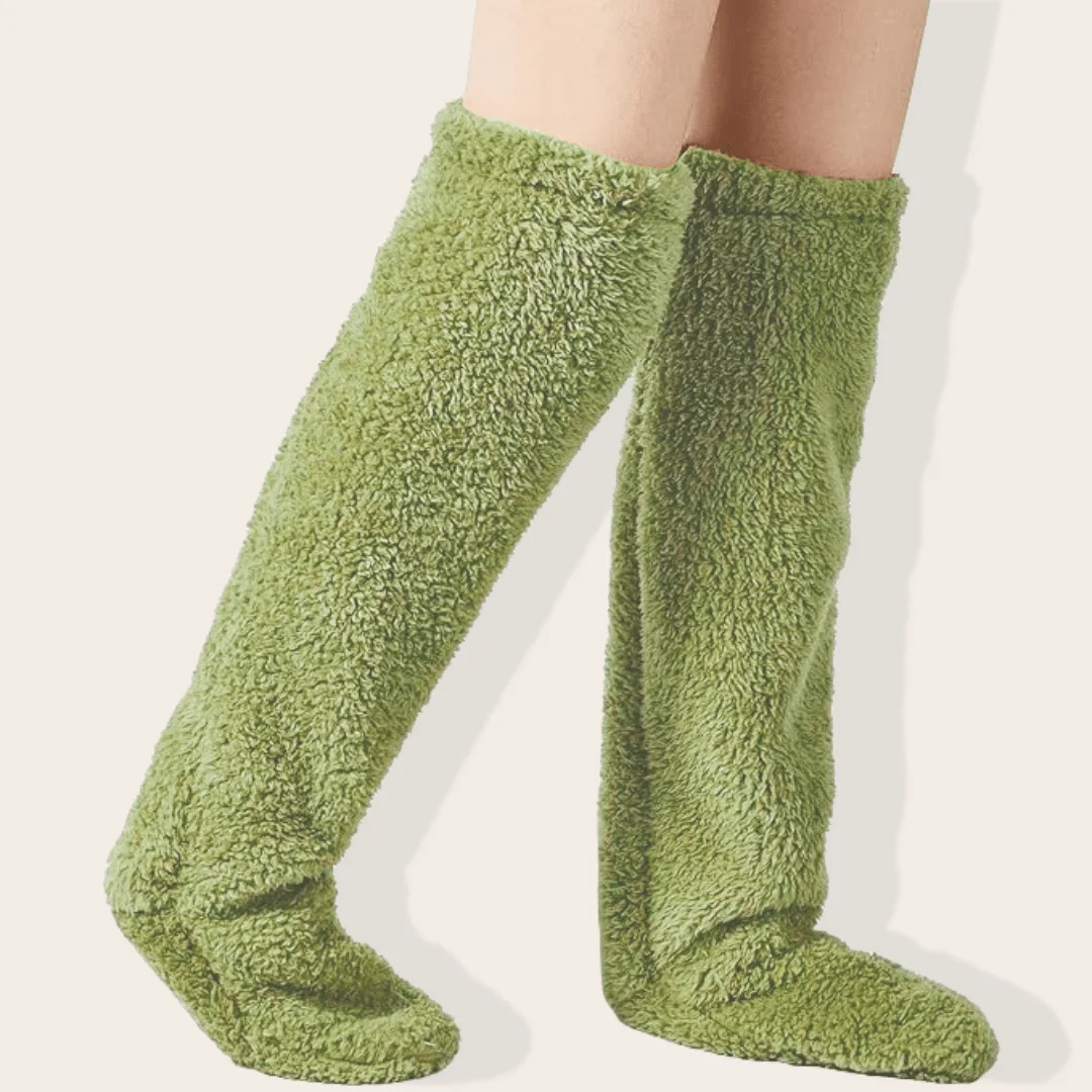 Fuzzy Socks Green-tuya